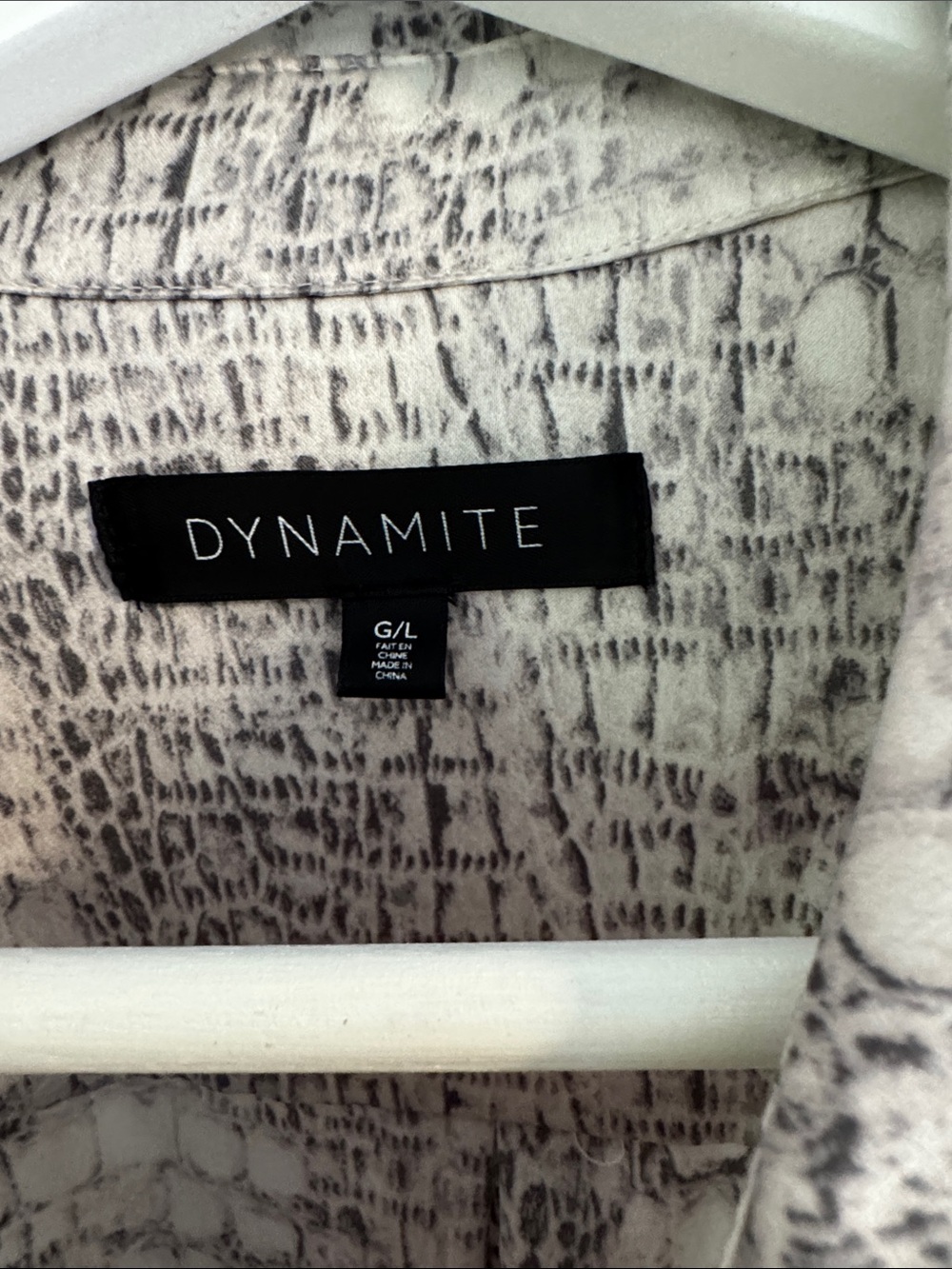 Dynamite Neutral Snake-Print Button-Front Blouse - Picture 2 of 8